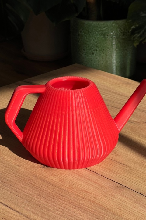 Konewka Venusta Cherry Red