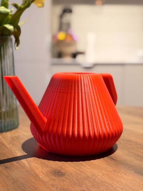 Konewka Venusta Cherry Red