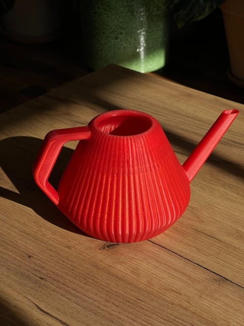 Konewka Venusta Cherry Red