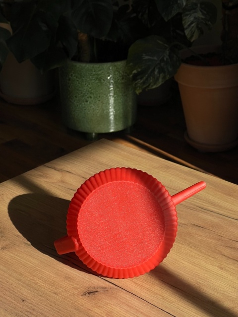 Konewka Venusta Cherry Red