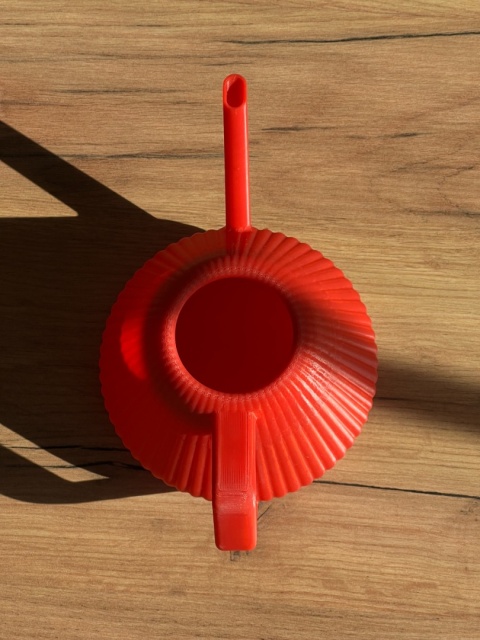 Konewka Venusta Cherry Red