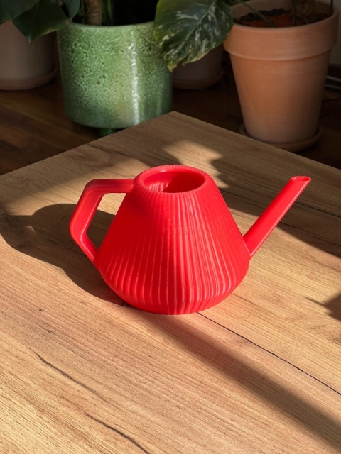 Konewka Venusta Cherry Red